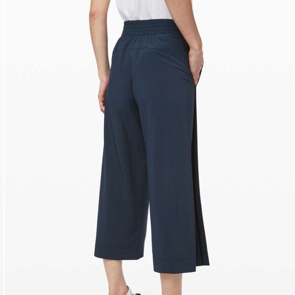 Lululemon Wanderer Culotte True Navy 12 - Picture 7 of 10